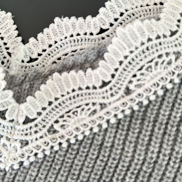 NWOT-SHEIN LACE SWEATER - Picture 6 of 8